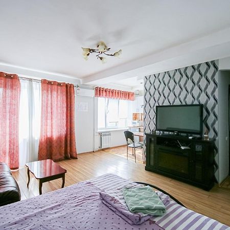 Апартаменты Возле Метро Кловская Kiew Exterior foto